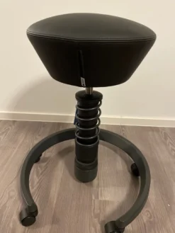 Aeris Swopper Standard mit Rollen Kunstleder schwarz