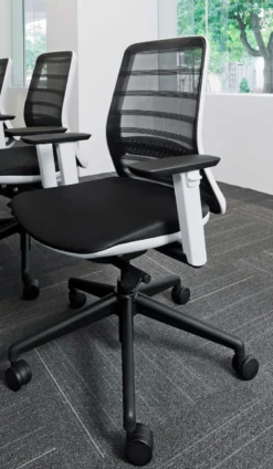 Koplus Tonique ergonomischer Bürosessel schwarz mit vielen Funktionen
