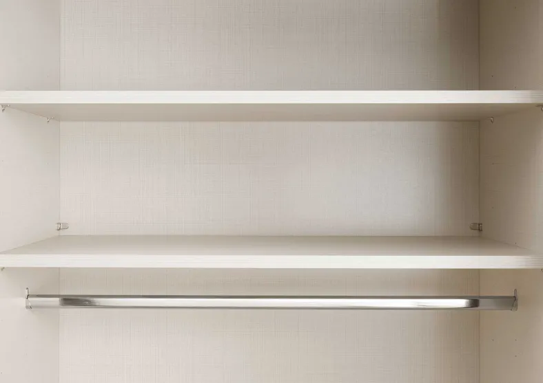 Staud Sinfonie Schwebetürenschrank Glastüren