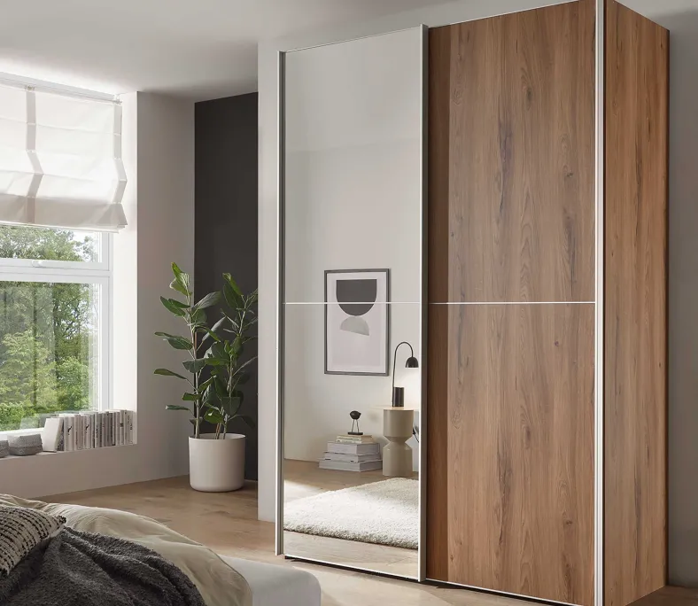 Staud Sinfonie Schwebetürenschrank mit Spiegel