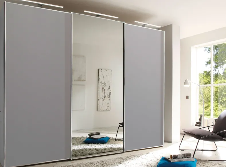 Staud Sinfonie Schwebetürenschrank mit Spiegel