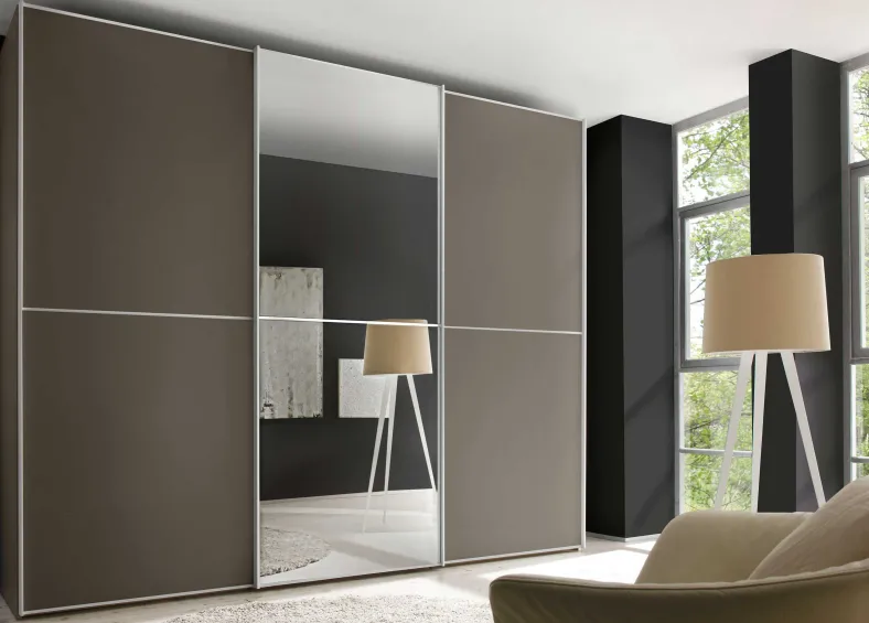 Staud Sinfonie Schwebetürenschrank mit Spiegel