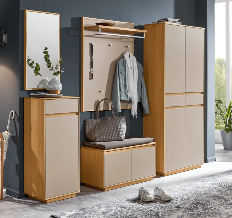 V100 Flurgarderobe mit Sitzbank