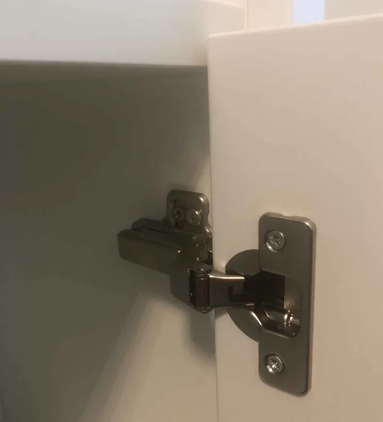 Vitrinenschrank weiß